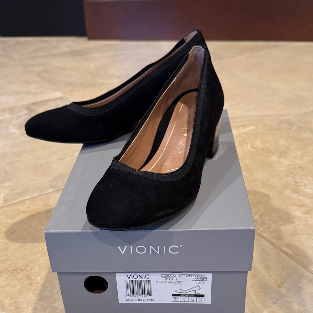 Vionic Black Suede Low Block Heel Pumps